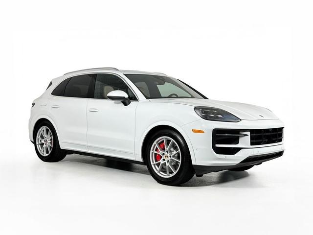 Photo of 2025 White Porsche Cayenne