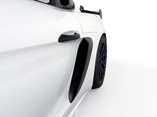 Photo of 2023 White Porsche 718 Cayman