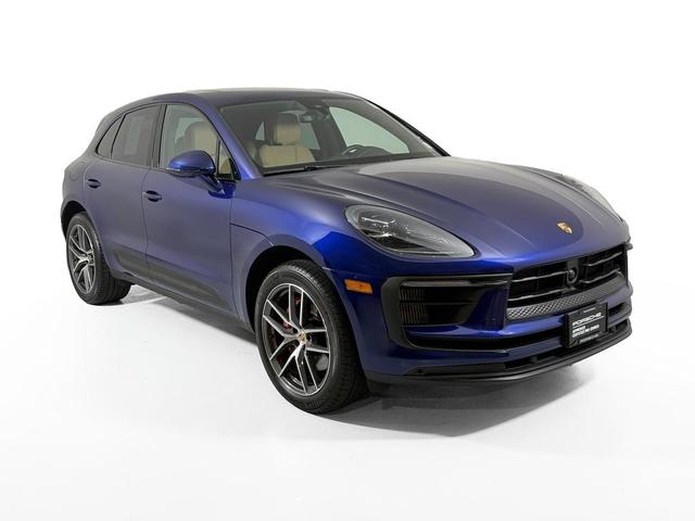 Photo of 2025 Gentian Blue Metallic Porsche Macan