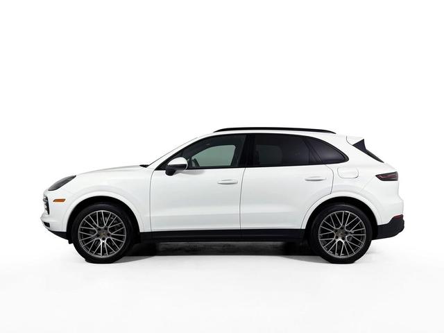 Photo of 2022 White Porsche Cayenne