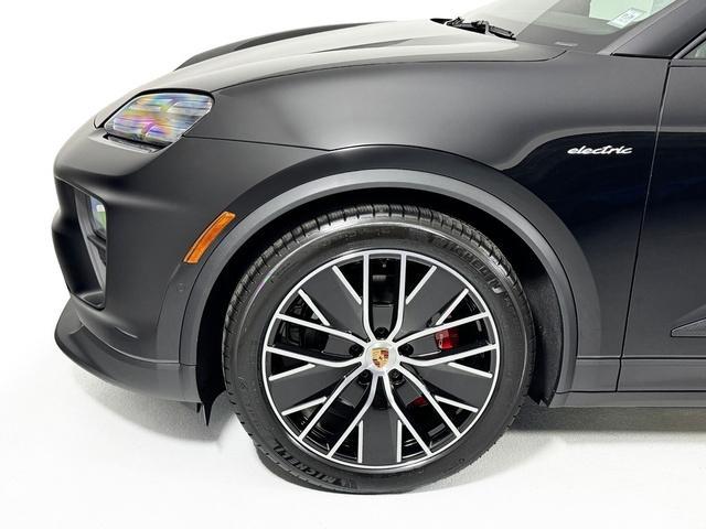 Photo of 2025 Black Porsche Macan