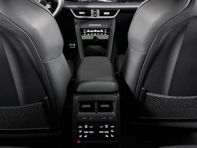 Photo of 2025 Black Porsche Macan