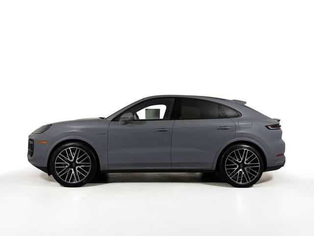 Photo of 2025 Gray Porsche Cayenne