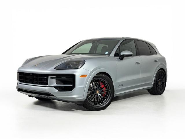 Photo of 2025 Dolomite Silver Metallic Porsche Cayenne