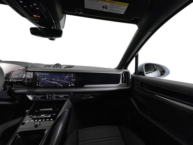 Photo of 2025 Dolomite Silver Metallic Porsche Cayenne