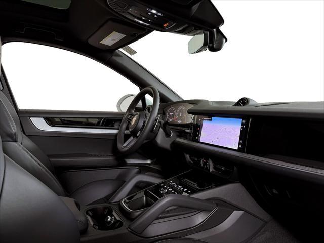 Photo of 2025 White Porsche Cayenne