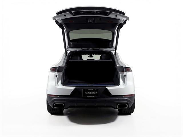 Photo of 2025 White Porsche Cayenne