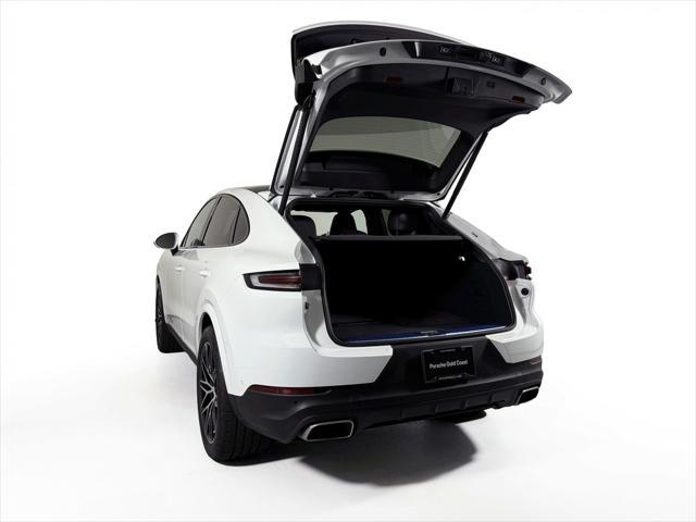 Photo of 2025 White Porsche Cayenne
