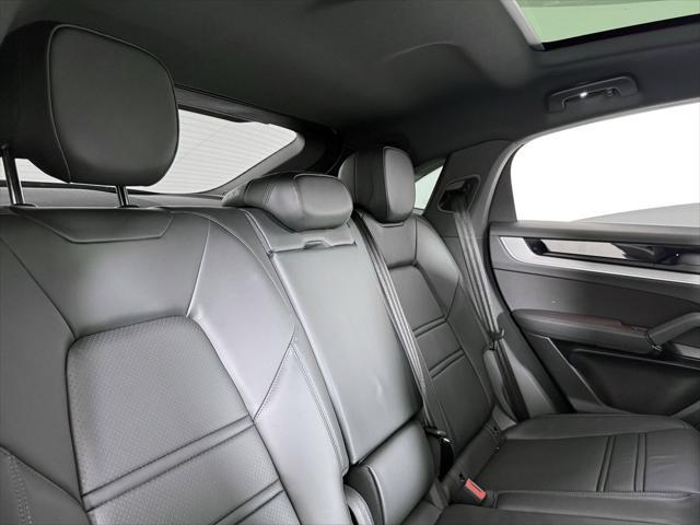 Photo of 2025 White Porsche Cayenne