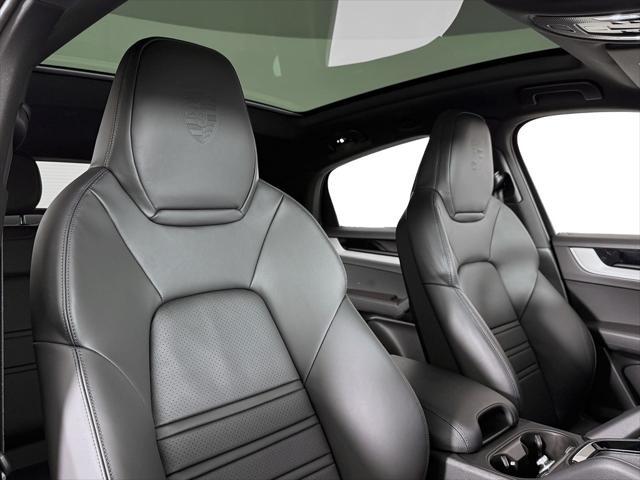Photo of 2025 White Porsche Cayenne