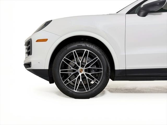 Photo of 2025 White Porsche Cayenne