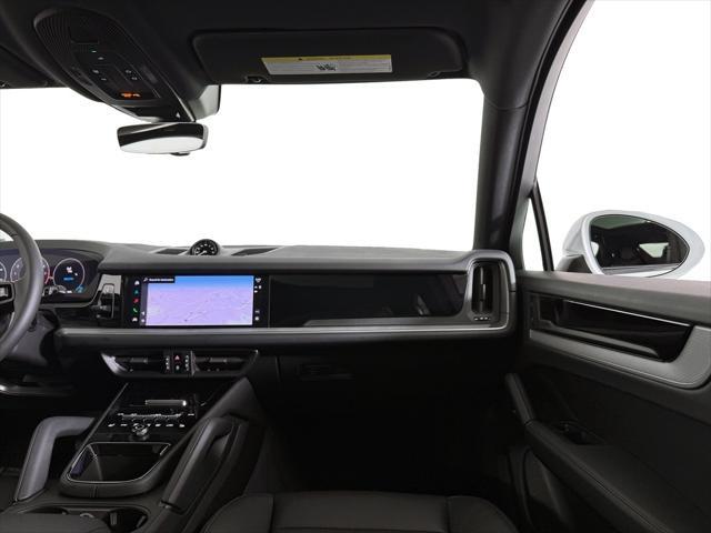Photo of 2025 White Porsche Cayenne