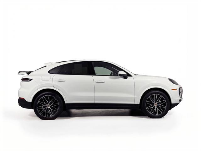 Photo of 2025 White Porsche Cayenne