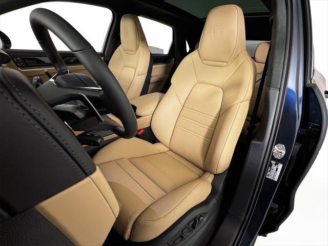 Photo of 2025 Blue Porsche Cayenne