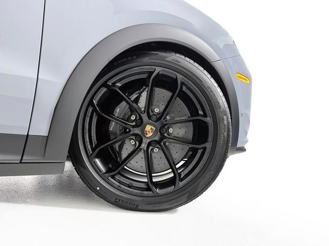 Photo of 2025 Gray Porsche Cayenne