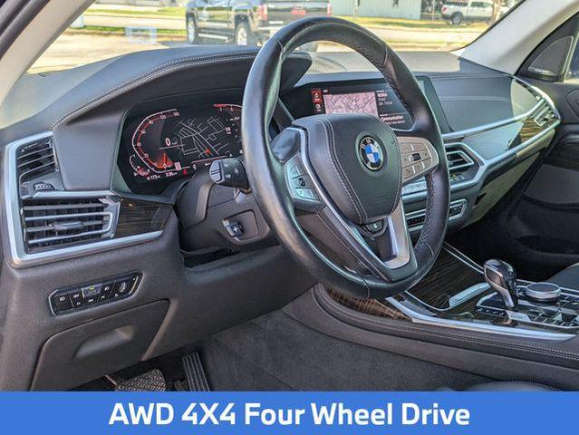 Photo of 2020 Black Sapphire Metallic BMW X7