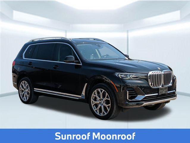 Photo of 2020 Black Sapphire Metallic BMW X7