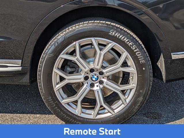 Photo of 2020 Black Sapphire Metallic BMW X7