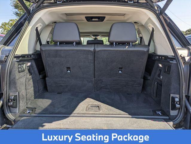 Photo of 2020 Black Sapphire Metallic BMW X7