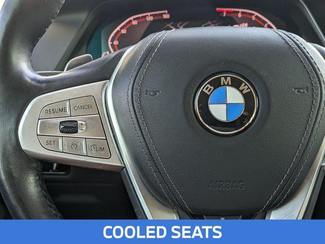 Photo of 2020 Black Sapphire Metallic BMW X7