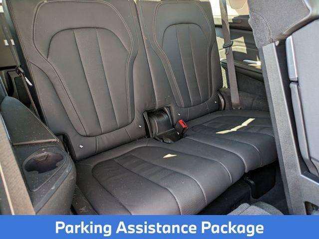 Photo of 2020 Black Sapphire Metallic BMW X7