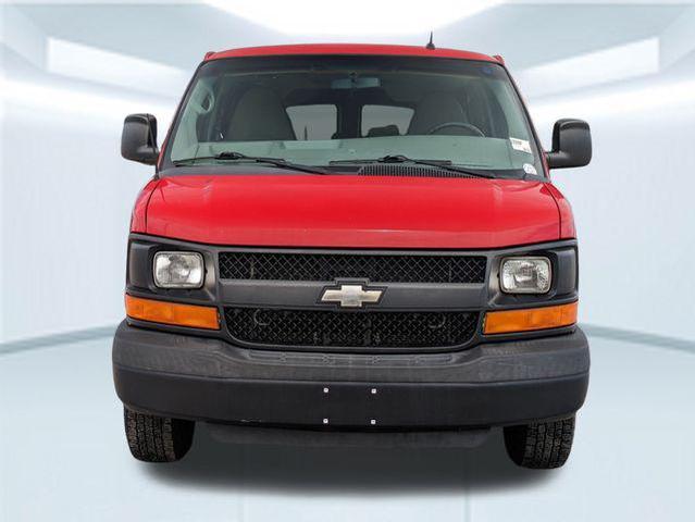 Photo of 2014 Victory Red Chevrolet Express 3500