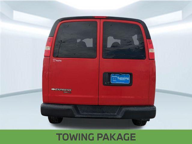 Photo of 2014 Victory Red Chevrolet Express 3500