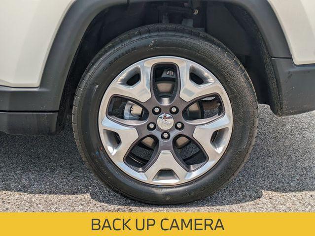 Photo of 2021 White Clearcoat Jeep Compass