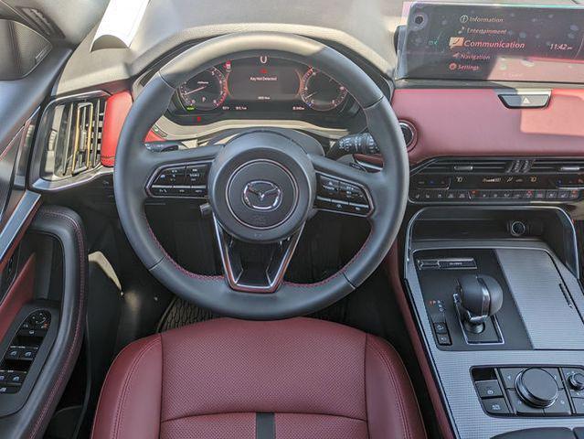 Photo of 2025 Rhodium White Premium Mazda CX-70