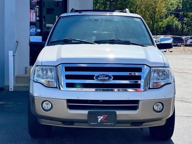 Photo of 2013 White Platinum Metallic Tri-Coat Ford Expedition