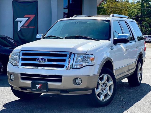 Photo of 2013 White Platinum Metallic Tri-Coat Ford Expedition