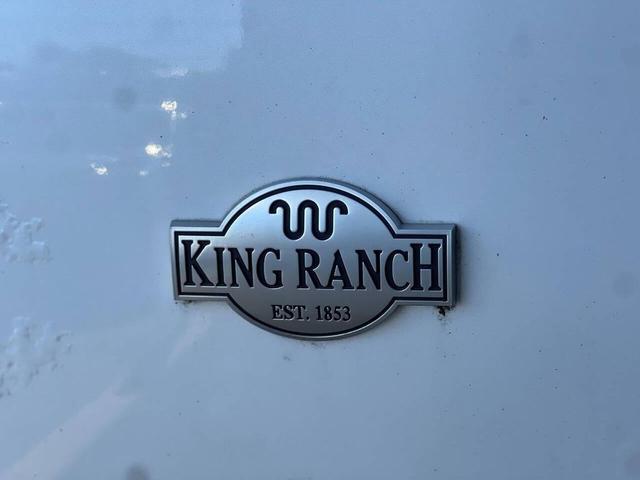 Photo of 2013 White Platinum Metallic Tri-Coat Ford Expedition