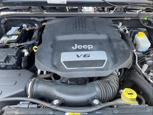 Photo of 2017 Gray Jeep Wrangler Unlimited