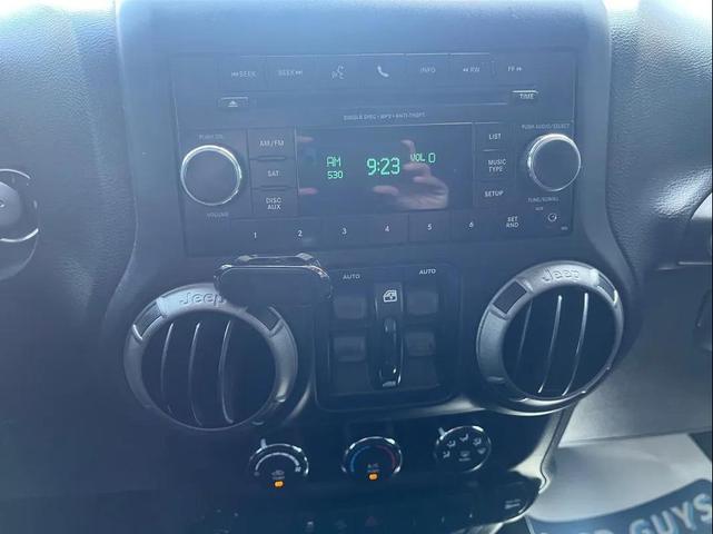 Photo of 2017 Gray Jeep Wrangler Unlimited