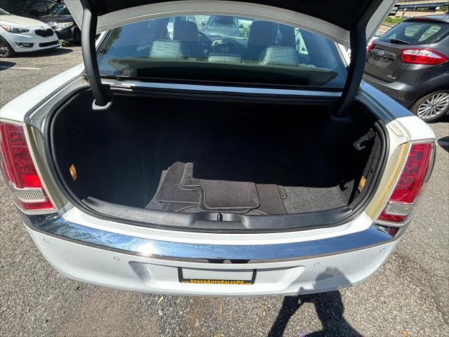 Photo of 2011 Bright White Clearcoat Chrysler 300