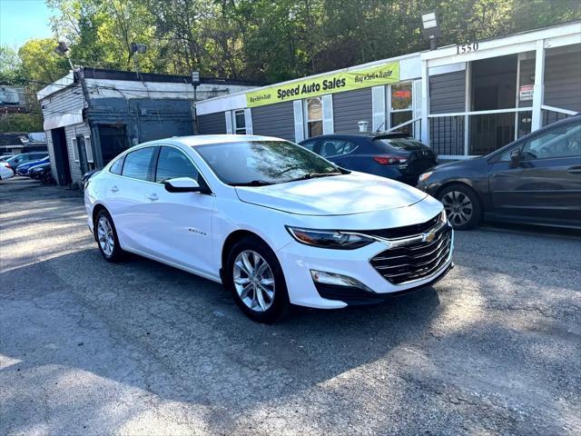 Photo of 2019 Summit White Chevrolet Malibu