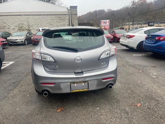 Photo of 2011 Liquid Silver Metallic Mazda Mazda3