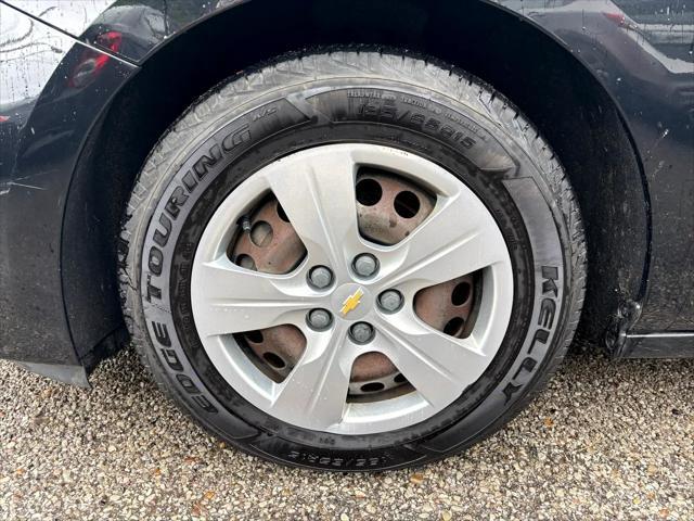 Photo of 2017 Mosaic Black Metallic Chevrolet Cruze