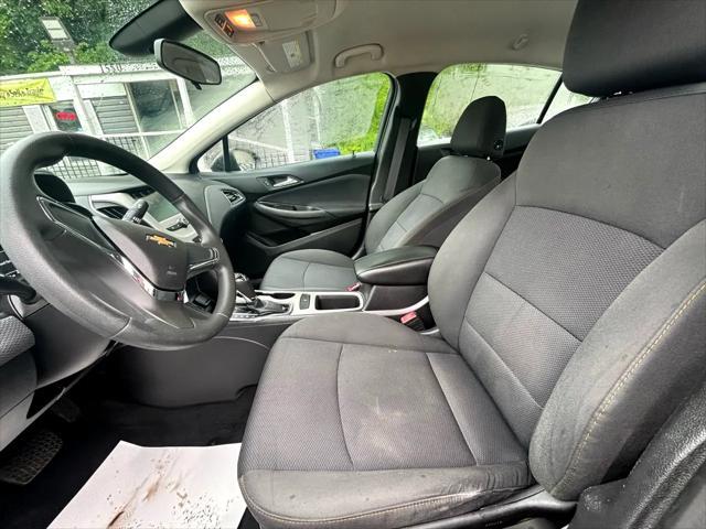 Photo of 2017 Mosaic Black Metallic Chevrolet Cruze
