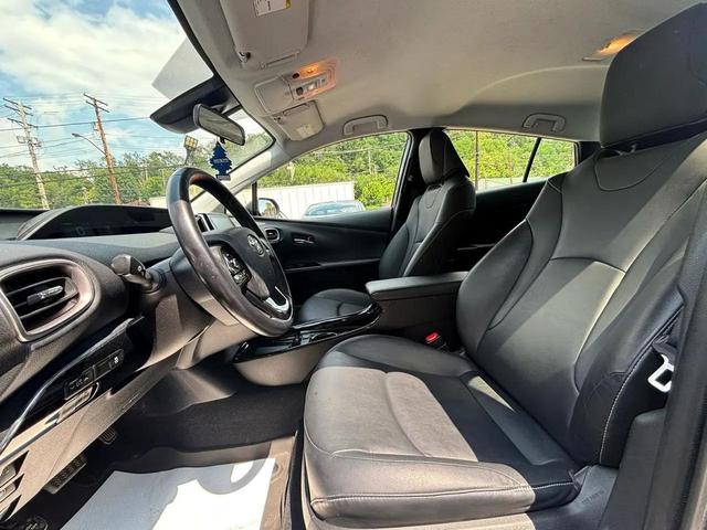 Photo of 2021 Gray Toyota Prius Prime