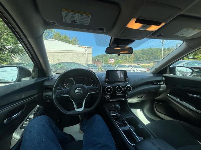 Photo of 2020 Super Black Nissan Sentra