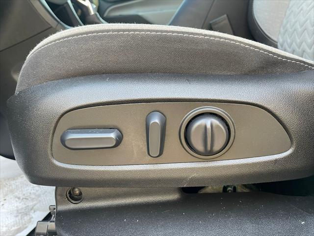 Photo of 2022 Blue Glow Metallic Chevrolet Equinox