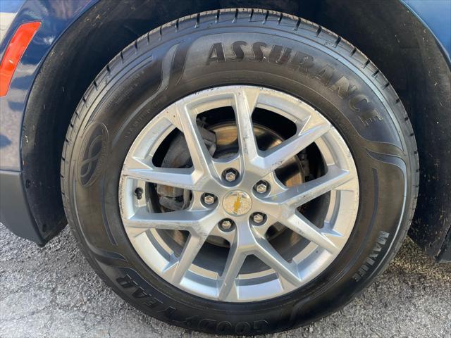 Photo of 2022 Blue Glow Metallic Chevrolet Equinox