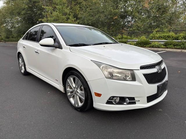 Photo of 2014 White Chevrolet Cruze