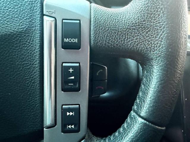 Photo of 2008 White Land Rover Range Rover Sport