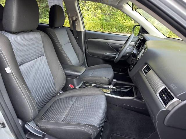 Photo of 2018 Silver Mitsubishi Outlander