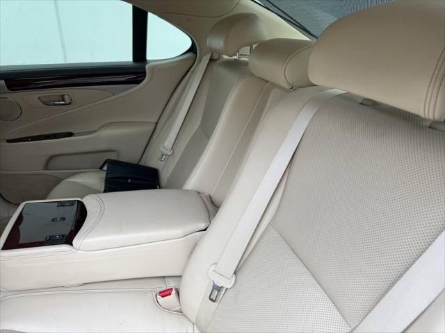 Photo of 2016 Black Lexus LS 460