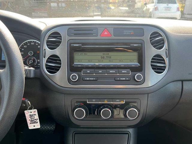 Photo of 2011 Reflex Silver Metallic Volkswagen Tiguan