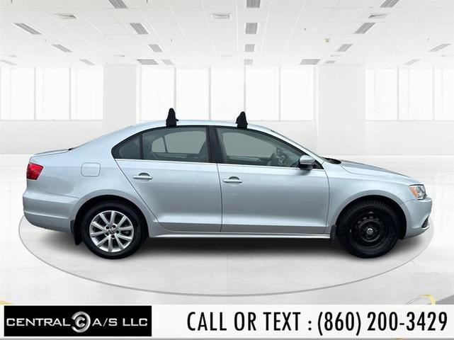Photo of 2014 Reflex Silver Metallic Volkswagen Jetta