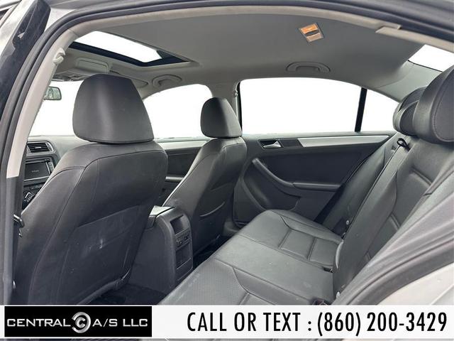 Photo of 2014 Reflex Silver Metallic Volkswagen Jetta